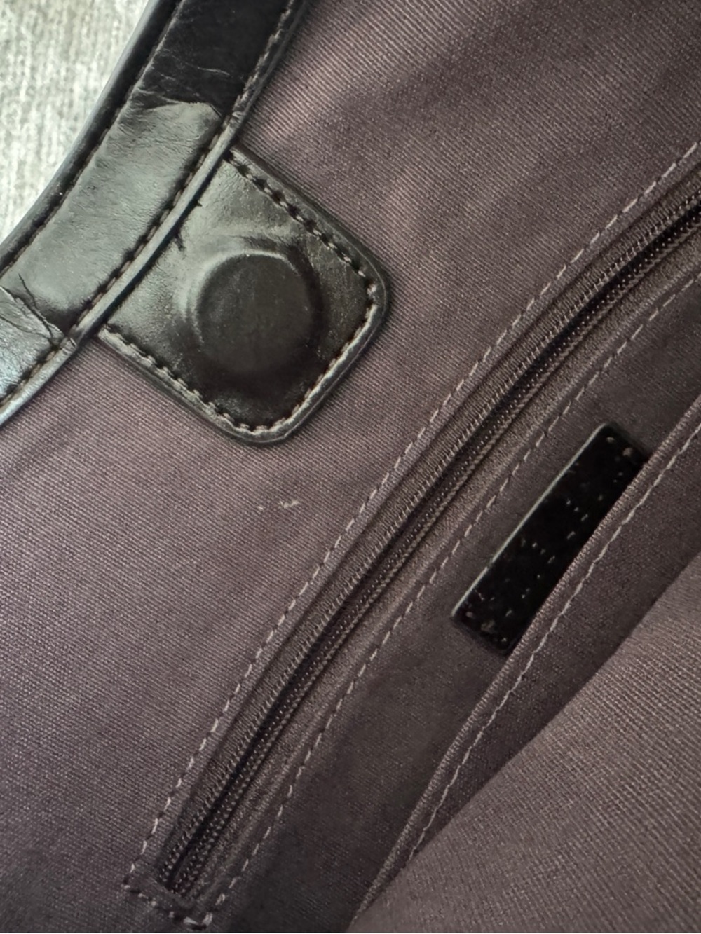 Women's Black Leather Hobo Shoulder Bag - Picture 13 of 13